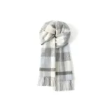 Кожа, подчеркивающая фигуру, синий