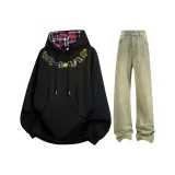 Чёрный свитшот + жёлтые грязные джинсы