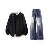 Чёрный топ + тёмно-синие штаны