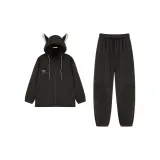 Темно-черный