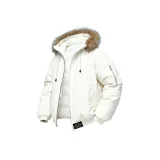 Бежевый абрикос с коричневым меховым воротником