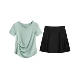 Зеленый комплект из двух предметов с короткими рукавами (черные штаны)