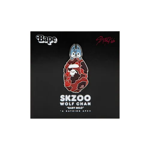 A BATHING APE STRAYKIDS Коллаборация Красная Камуфляжная Обезьяна Карточная Животная Статуэтка Цинковый Сплав Значки