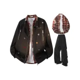 Чёрные штаны + чёрная рубашка + красная рубашка