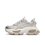 Серебристо-белый