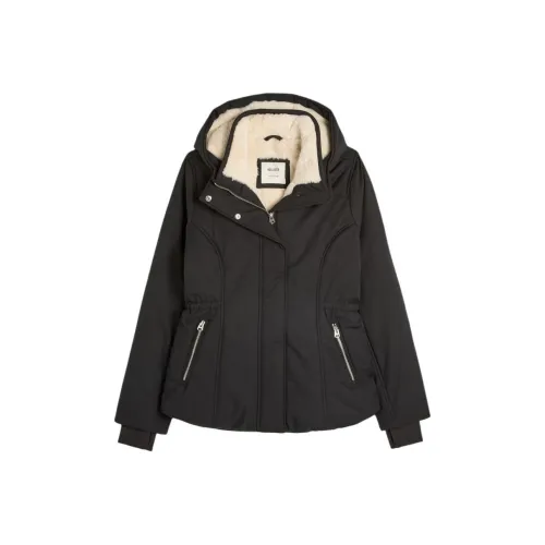 Hollister Куртки и Пальто Женские