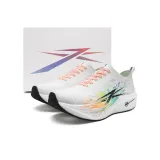 Белый радужный кляксы чернил