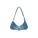 Сверкающий страз синего цвета.