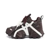 Коричнево-белый