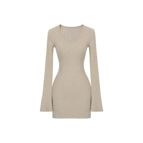 RICH IN CHEESE Длинное платье с длинными рукавами женское