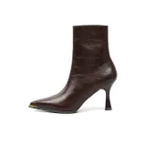 Коричневый