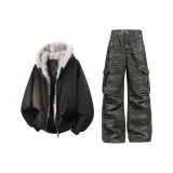 Чёрное пальто + камуфляжные джинсы