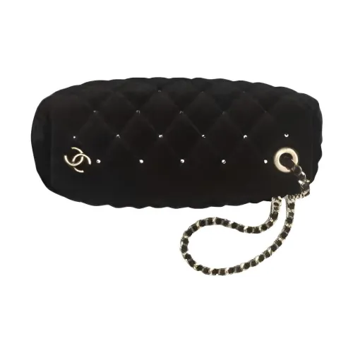 CHANEL Бархатный клатч женский черный