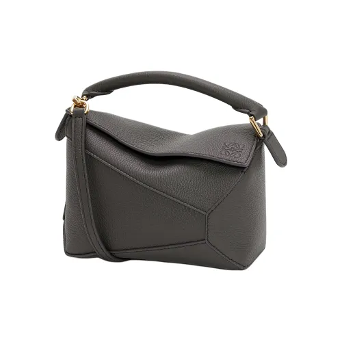 LOEWE Пазл Мягкая крупнозернистая текстура коровьей кожи Пазл Сумка Сумка через плечо Мини Сумка Женская Темно-серая