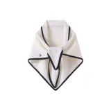 Молочно-белый, черная рамка