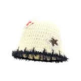 Молочно-белый