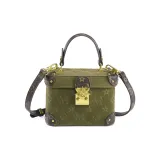 Оливковый зеленый