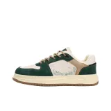 Темно-зеленый