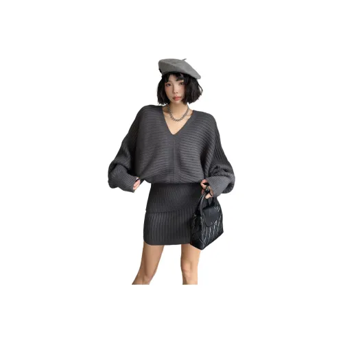 The Temptation Of The Muse Комплект с юбкой Женские