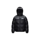 Призрачно черный