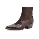 Коричневый