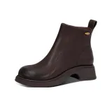 Коричневый цвет кленового листа