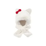 Белый котенок