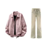 Розовая куртка + желтые грязные джинсы