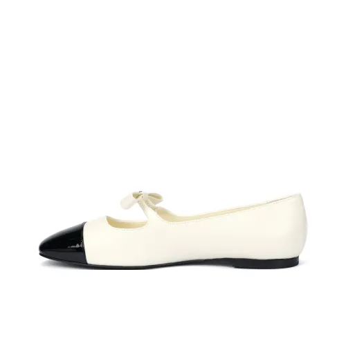 CHANEL 25B Туфли Мэри Джейн с плоской подошвой Женские Белые