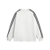 Белый, серый, вереск, с черными полосами.