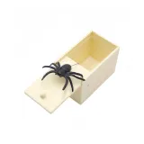 Пластик, паук, коробка