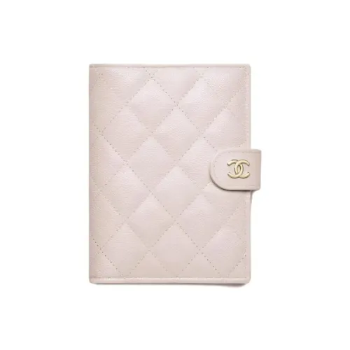 CHANEL Тисненый Блестящий Телячья кожа Держатель для паспорта Женский Светло-розовый