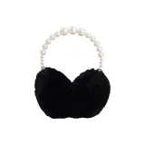 Черные наушники с меховыми капюшонами