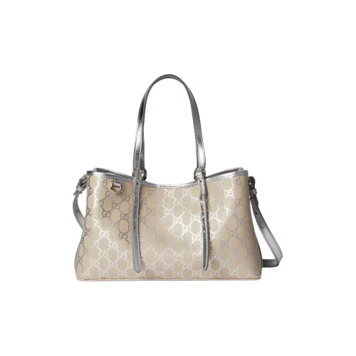 GUCCI GG Emblem Покрытая ткань Сумка через плечо Средняя Женская Светлый бежевый и Серебряный