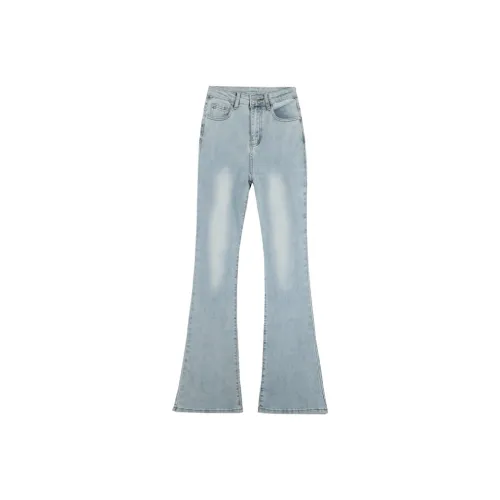 Розовые женские джинсы