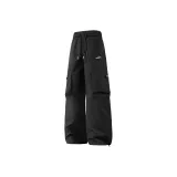 Призрачно черный