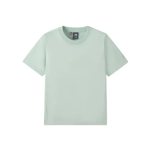 New Balance Мятно-зеленые Женские T-рубашки