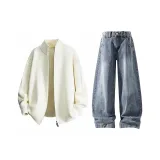 Топ экрю + синие штаны