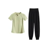 Зеленый комплект из двух предметов с короткими рукавами (черные штаны)