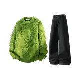 Зелёный топ + чёрные штаны