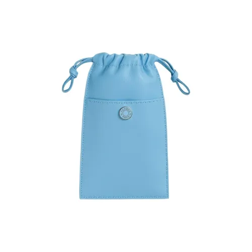 HERMES Pilo Чехол для телефона из кожи женский 7N Celeste цвет далёкий небесный синий