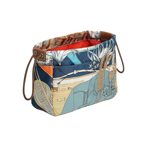 HERMES Fourbi Шелк Клатч Стандартный Женский Синий Черный Бежевый Олень Цвет