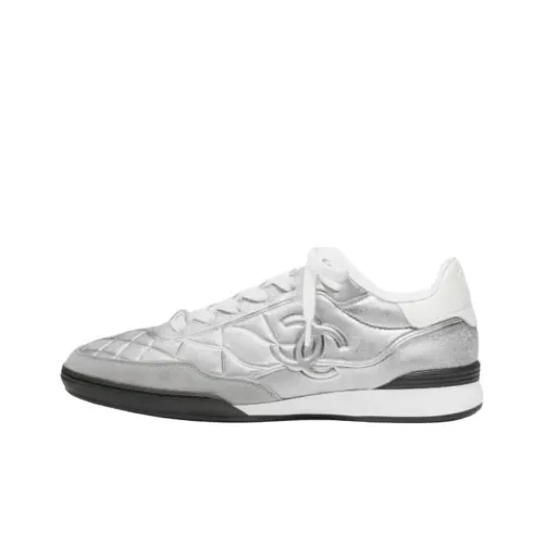 Chanel 26C Low Топ Повседневная обувь Женская Серебряный Серый