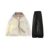 Абрикосовое пальто + черные штаны