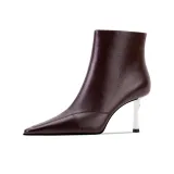 Коричневый