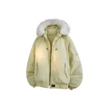 Светло-желтый