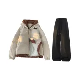 Абрикосовое пальто + черные штаны