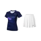 Фиолетовый топ + белая укороченная юбка