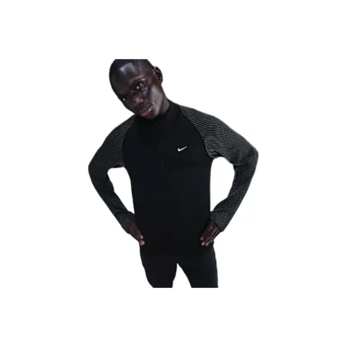 Nike Черный Унисекс T-рубашки