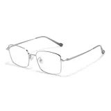 Серебристо-белый